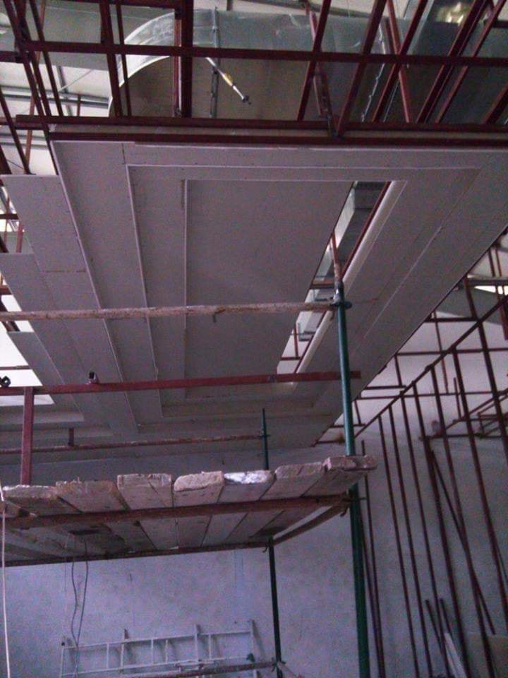 Alçıpan Asma Tavan mı, Metal Asma Tavan mı? Hangisi Daha İyi?